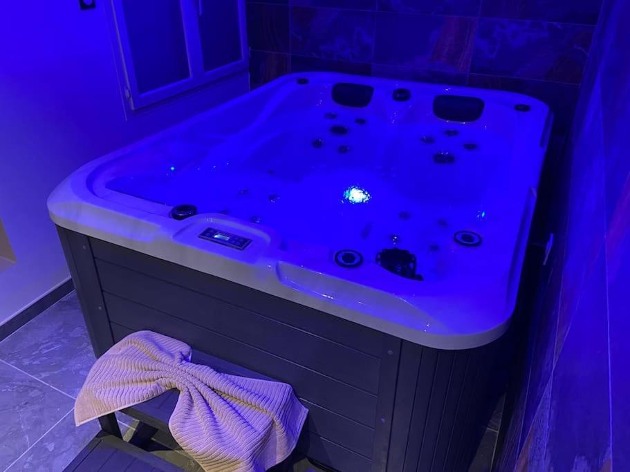 Maison Avec Jacuzzi オランジュ エクステリア 写真