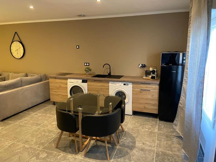 Maison Avec Jacuzzi オランジュ エクステリア 写真