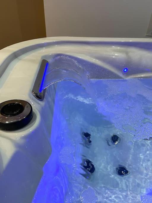 Maison Avec Jacuzzi オランジュ エクステリア 写真